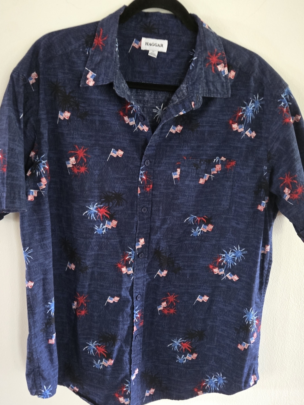 Haggar Hawaiian Shirt Mens XL Navy Blue Patriotic Flags Fireworks USA